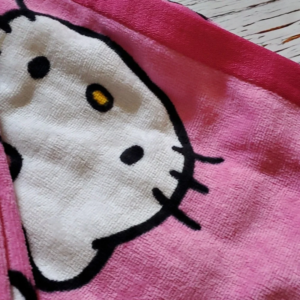 🆕️ SANRIO HELLO KITTY PINK TOWEL 💕